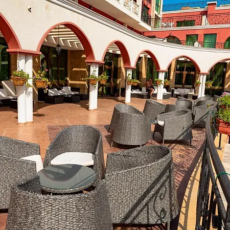 Апартамент Menada *