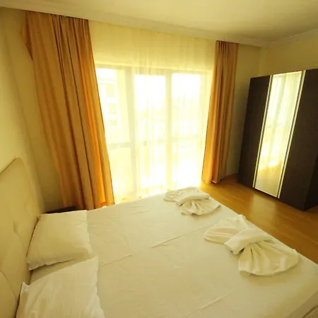 Апартамент Menada *